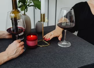 Jak stworzyć romantyczny nastrój w domu przy pomocy świec 436-jak-stworzyc-romantyczny-nastroj-w-domu-przy-pomocy-swiec.webp