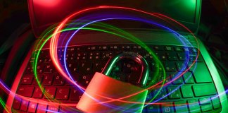 Opakowania eksportowe a cyberbezpieczeństwo łańcucha dostaw – jak chronić dane i towary w erze cyfrowej rewolucji? opakodrew.com - art1 - lukasz.jpg