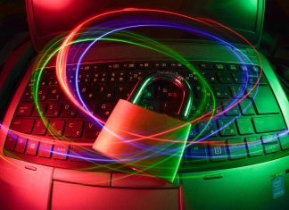 Opakowania eksportowe a cyberbezpieczeństwo łańcucha dostaw – jak chronić dane i towary w erze cyfrowej rewolucji? opakodrew.com - art1 - lukasz.jpg